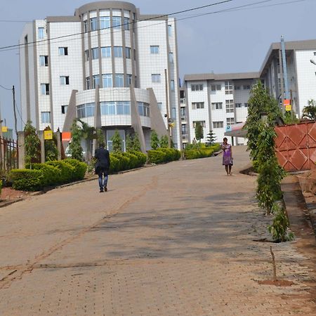 Azam Hotel Bamenda Екстериор снимка