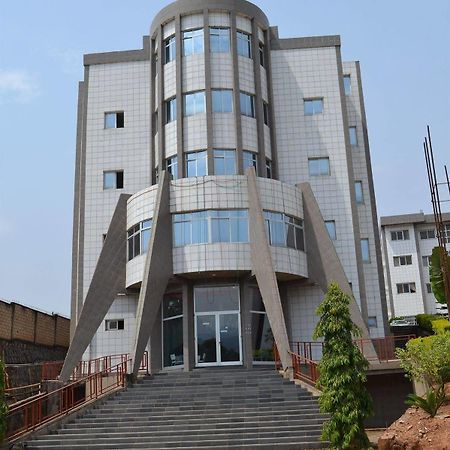 Azam Hotel Bamenda Екстериор снимка