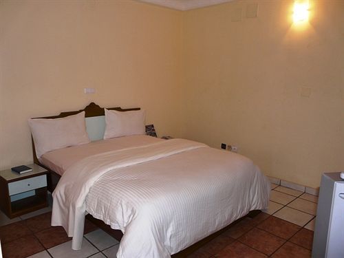 Azam Hotel Bamenda Екстериор снимка