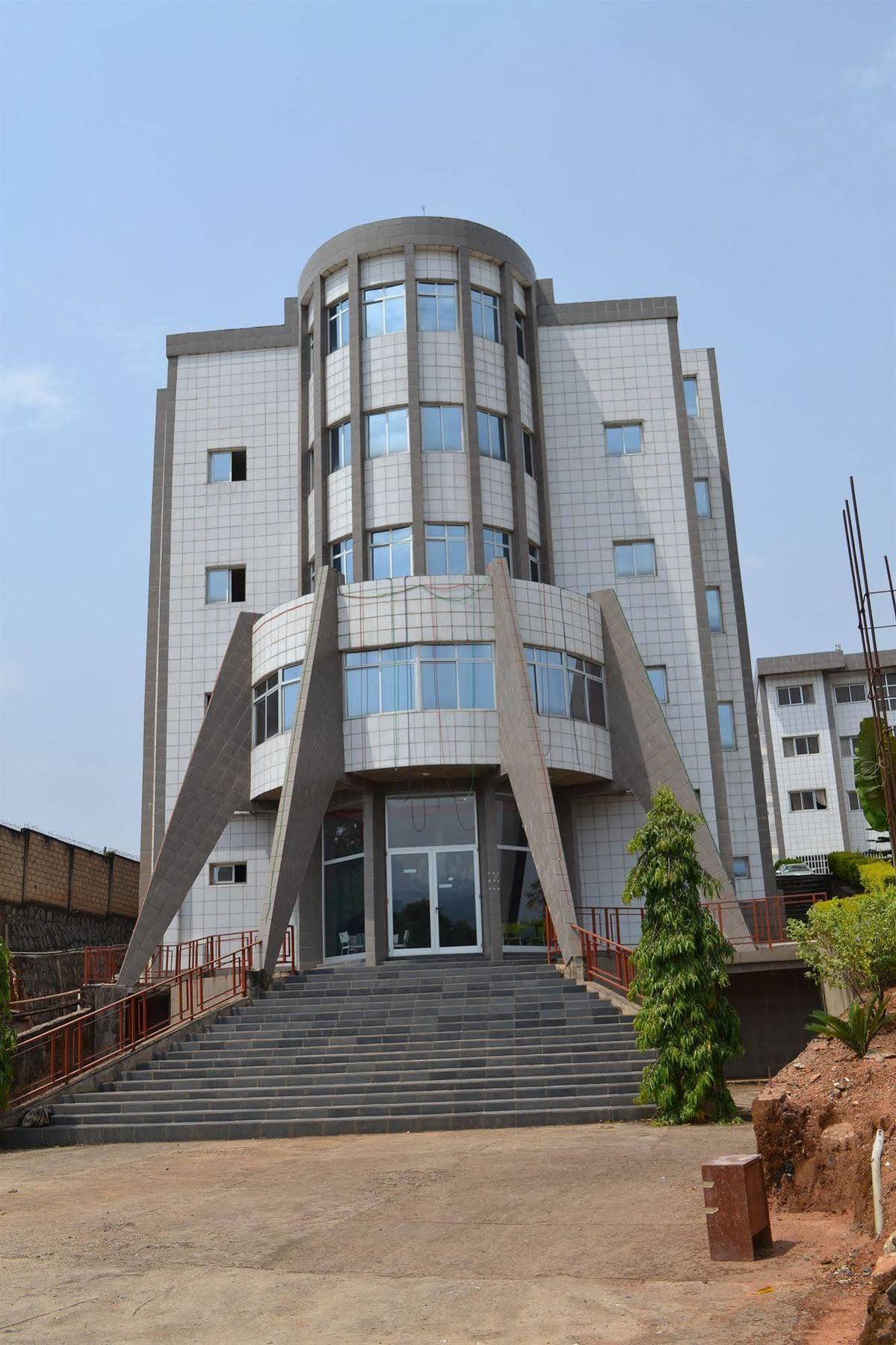 Azam Hotel Bamenda Екстериор снимка